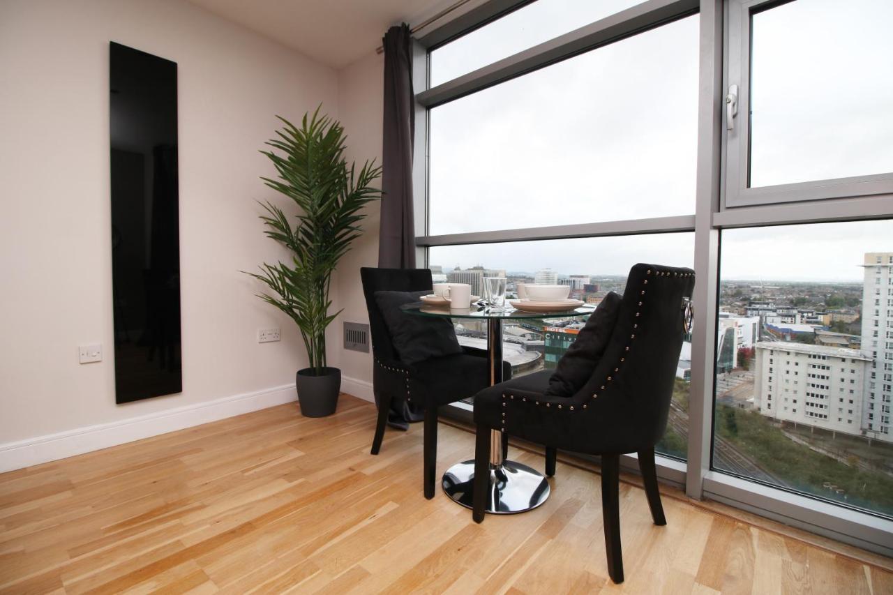 The View - Long Stay Offer - Modern Central Apartment And Parking By Cto Serviced Apartments Кардіфф Екстер'єр фото